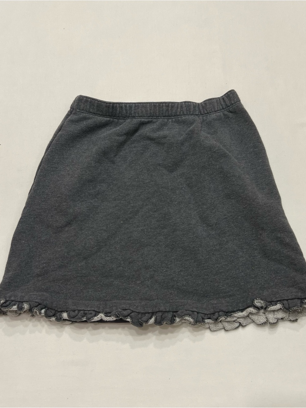 GUCCI Girls Sweatshirt Jersey Skirt Size 10Y Ruffle Hem Bee Patch Made in Italy - Picture 3 of 8